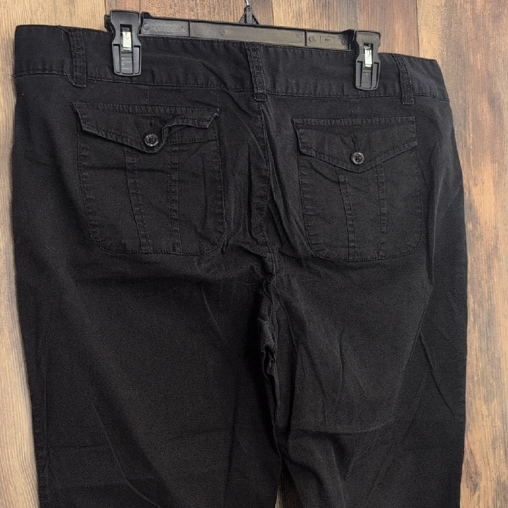 Canyon River Blues Black Khaki Style Cargo Capri 16